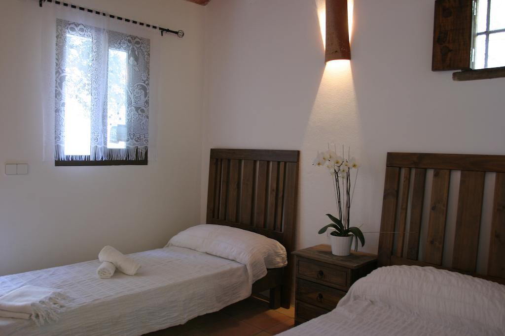 Albergue La Pergola Es Pujols Habitación foto