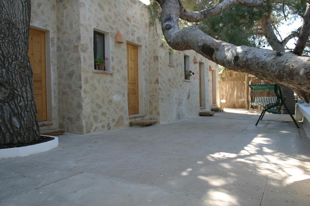 Albergue La Pergola Es Pujols Habitación foto
