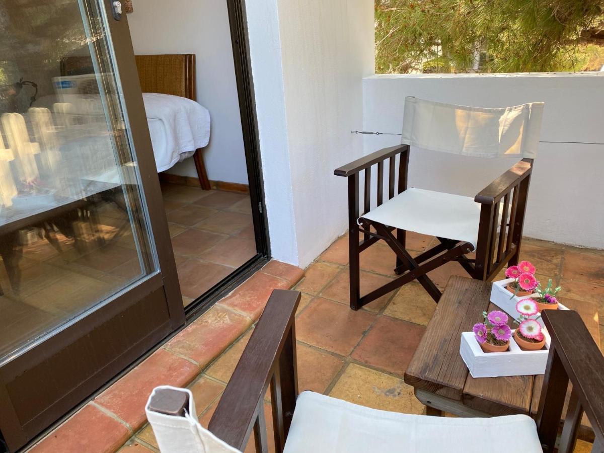 Albergue La Pergola Es Pujols Exterior foto