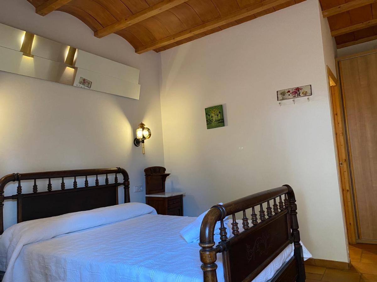 Albergue La Pergola Es Pujols Exterior foto