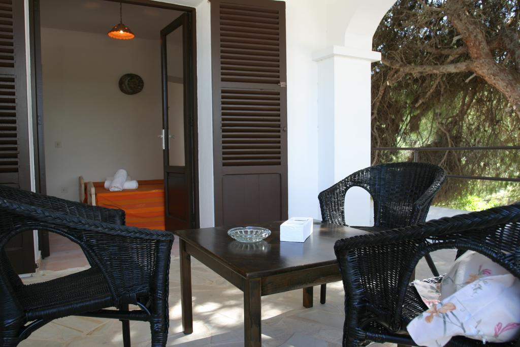 Albergue La Pergola Es Pujols Habitación foto