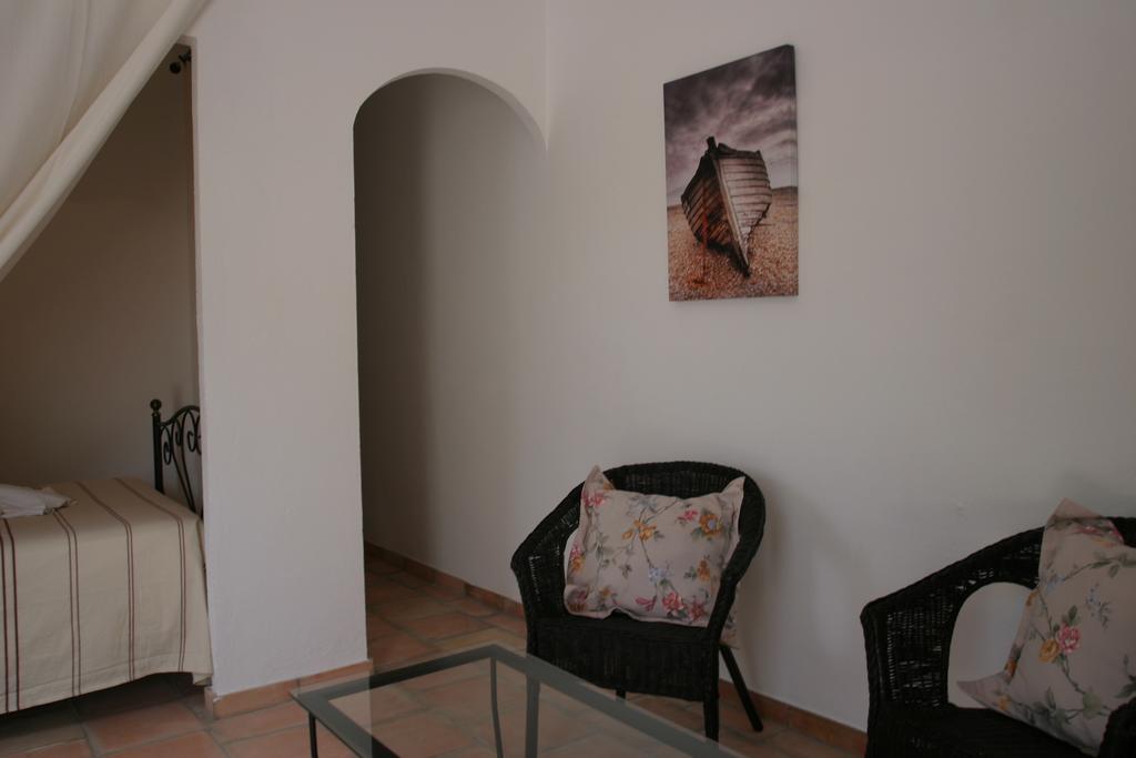 Albergue La Pergola Es Pujols Habitación foto